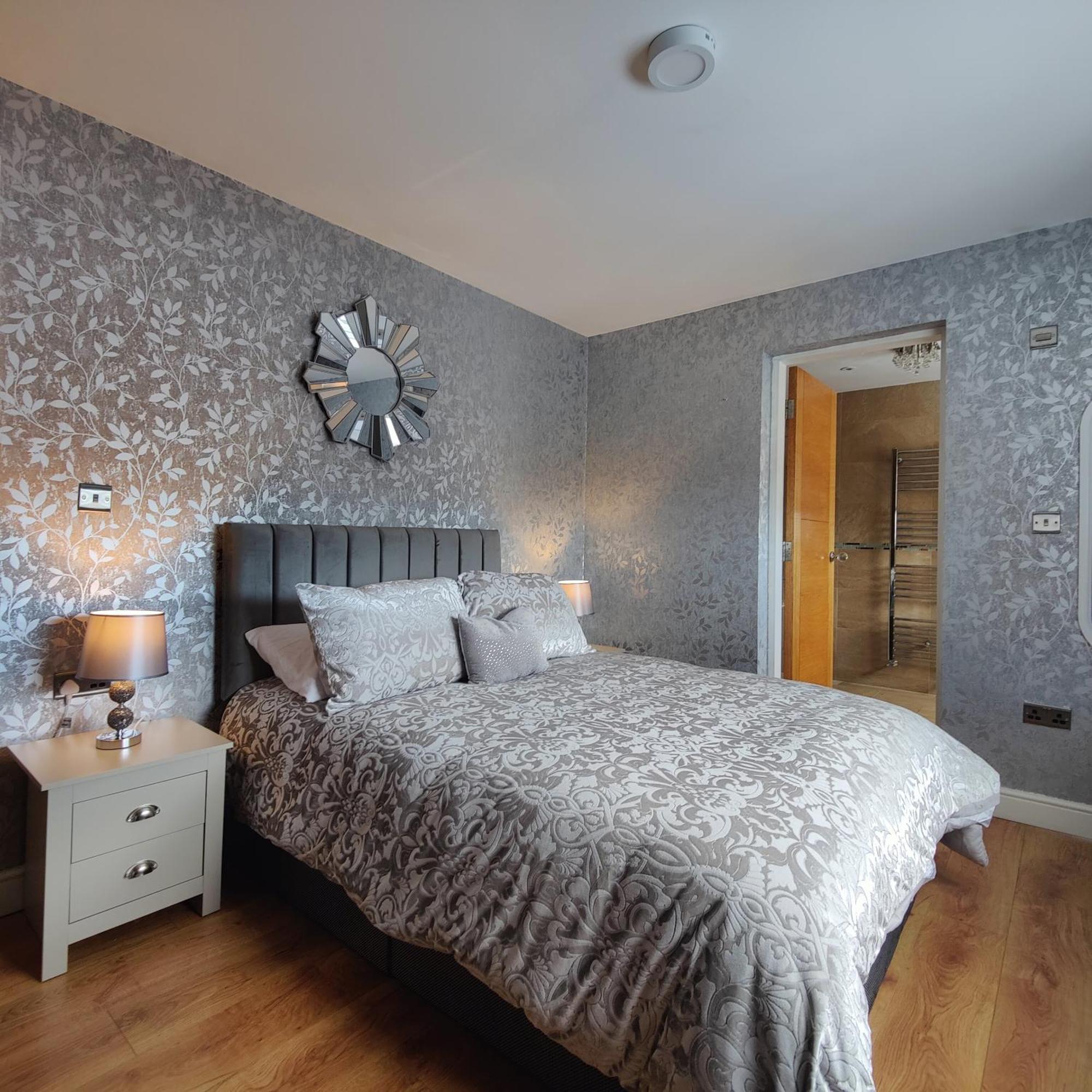 Liverpool Stays - Kempston Court Room photo